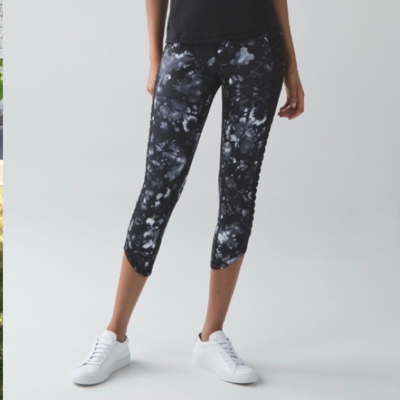 lululemon athletica Pants - Lululemon Sunshine Salutation Dusk Dye Wh/blk 6